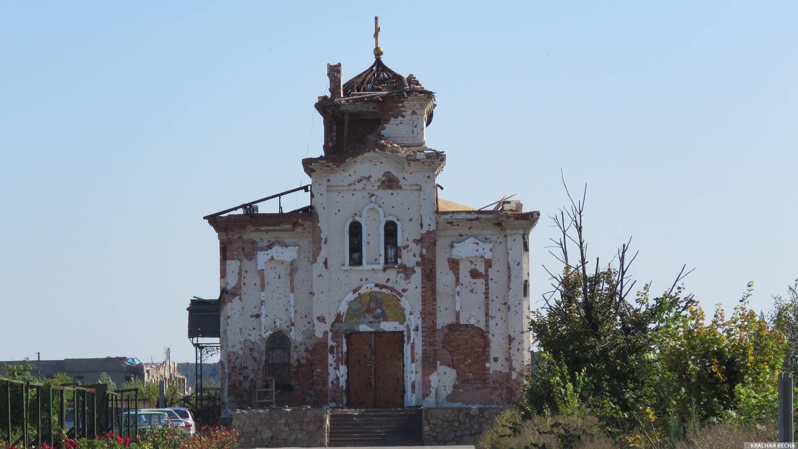 Разрушенный храм в районе Донецкого аэропорта. Донецк. ДНР. 01.10.2016.