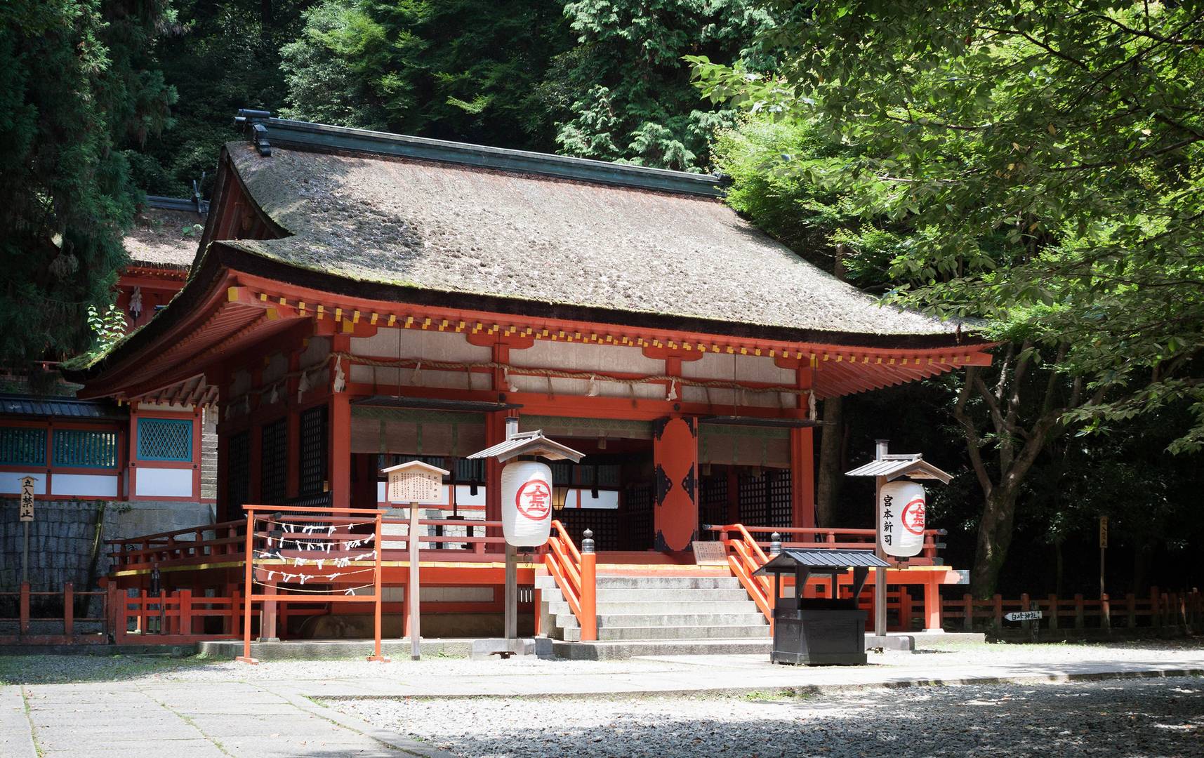 Ворота в Kotohira-gu (Kompira-san) 