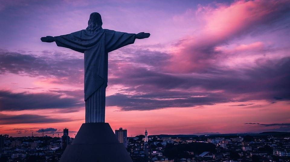 Христос Искупитель на восходе солнца, Рио-де-Жанейро, Бразилия