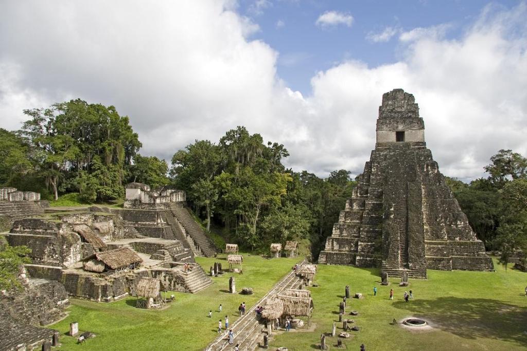 Руины и пирамиды Ягуара. Гватемала