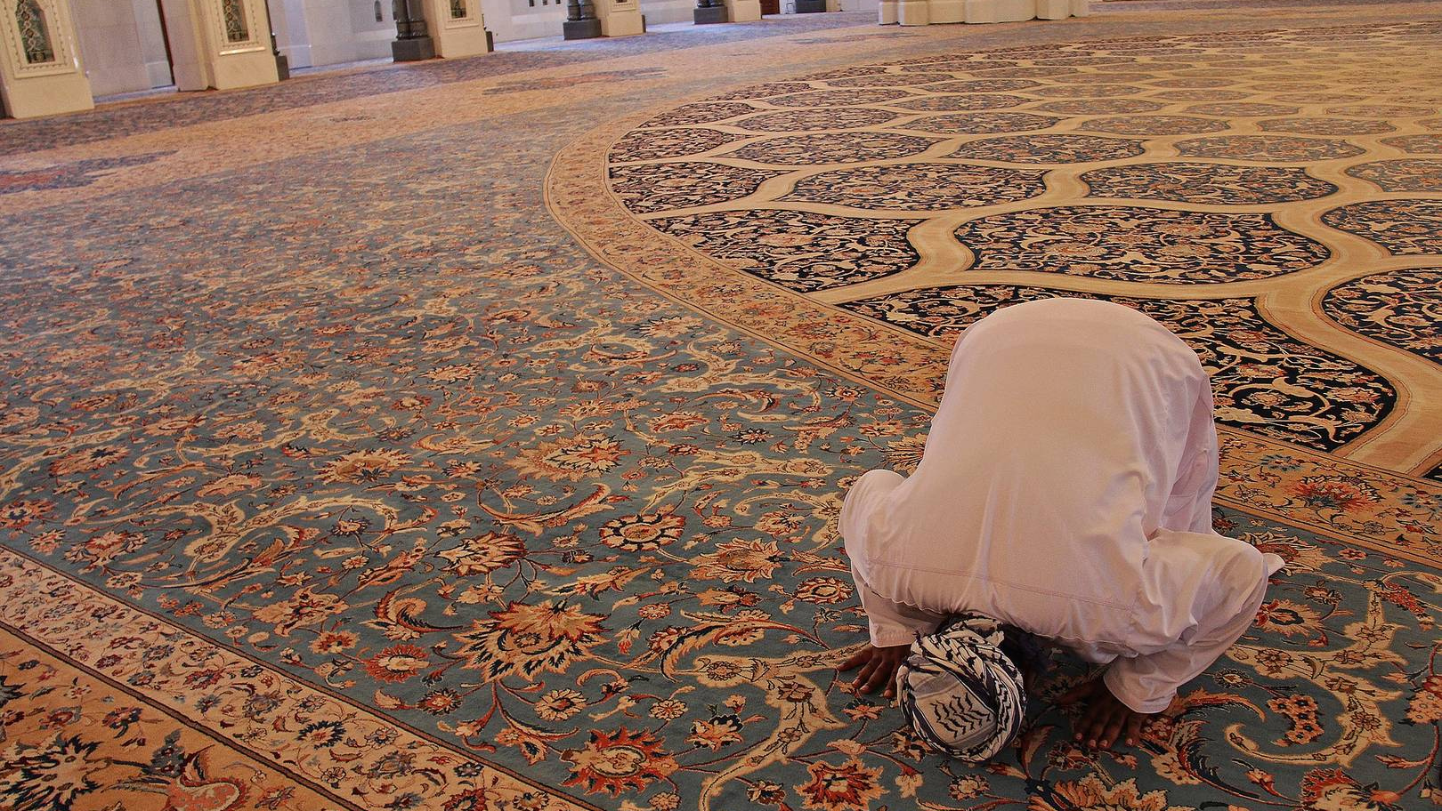 Молитва в мечете