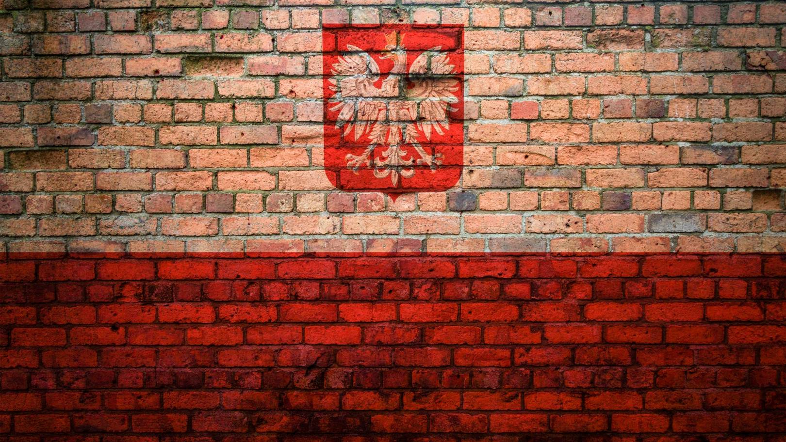 Польша. Флаг на стене