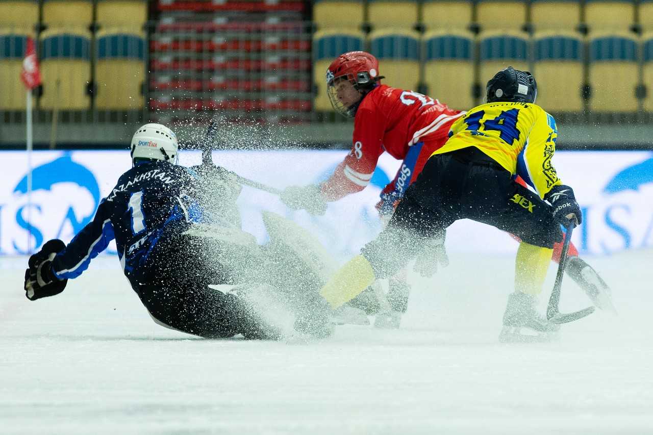 Матч Россия — Казахстан. Хоккей с мячом