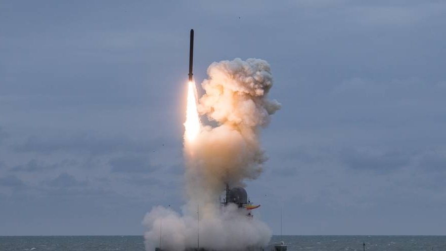 Запуск крылатой ракеты «Калибр» морского базирования (архив)