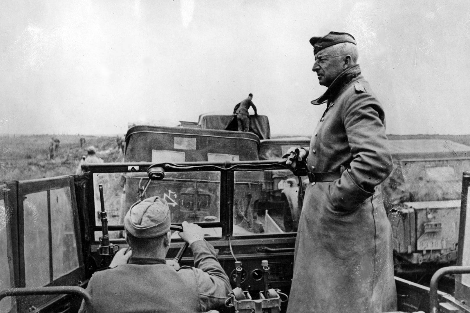 Немецкий генерал Манштейн на Керченском фронте. Май 1942 года