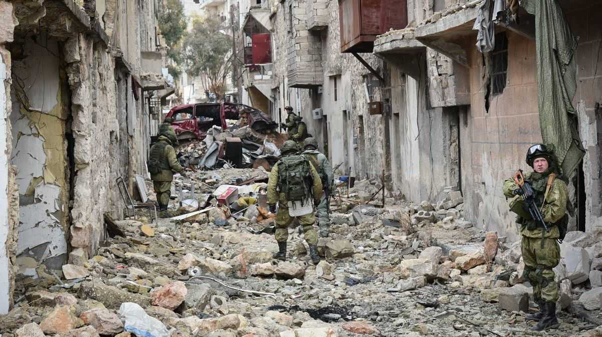 Работа сапёров Международного противоминного центра Министерства обороны России в Алеппо (Сирия)