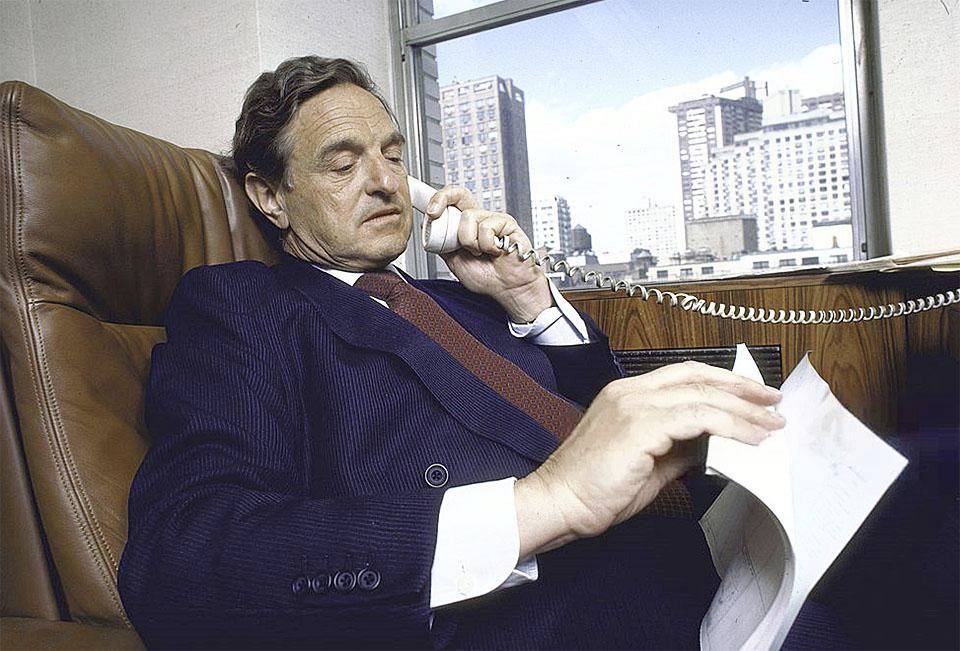Джордж Сорос в своем офисе. 1986 г.