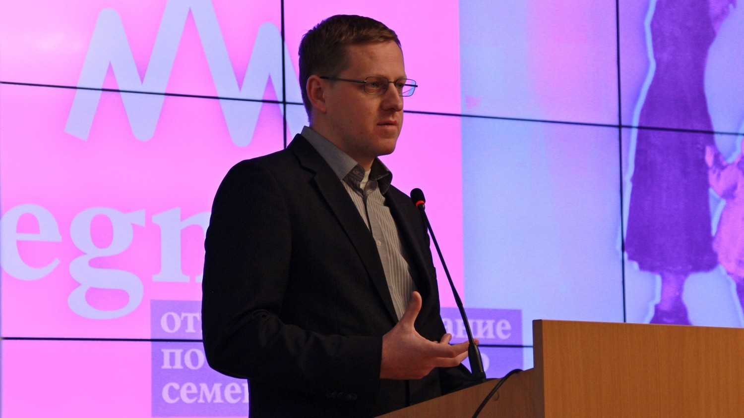  Максим Жиленков - немецкий правозащитник.