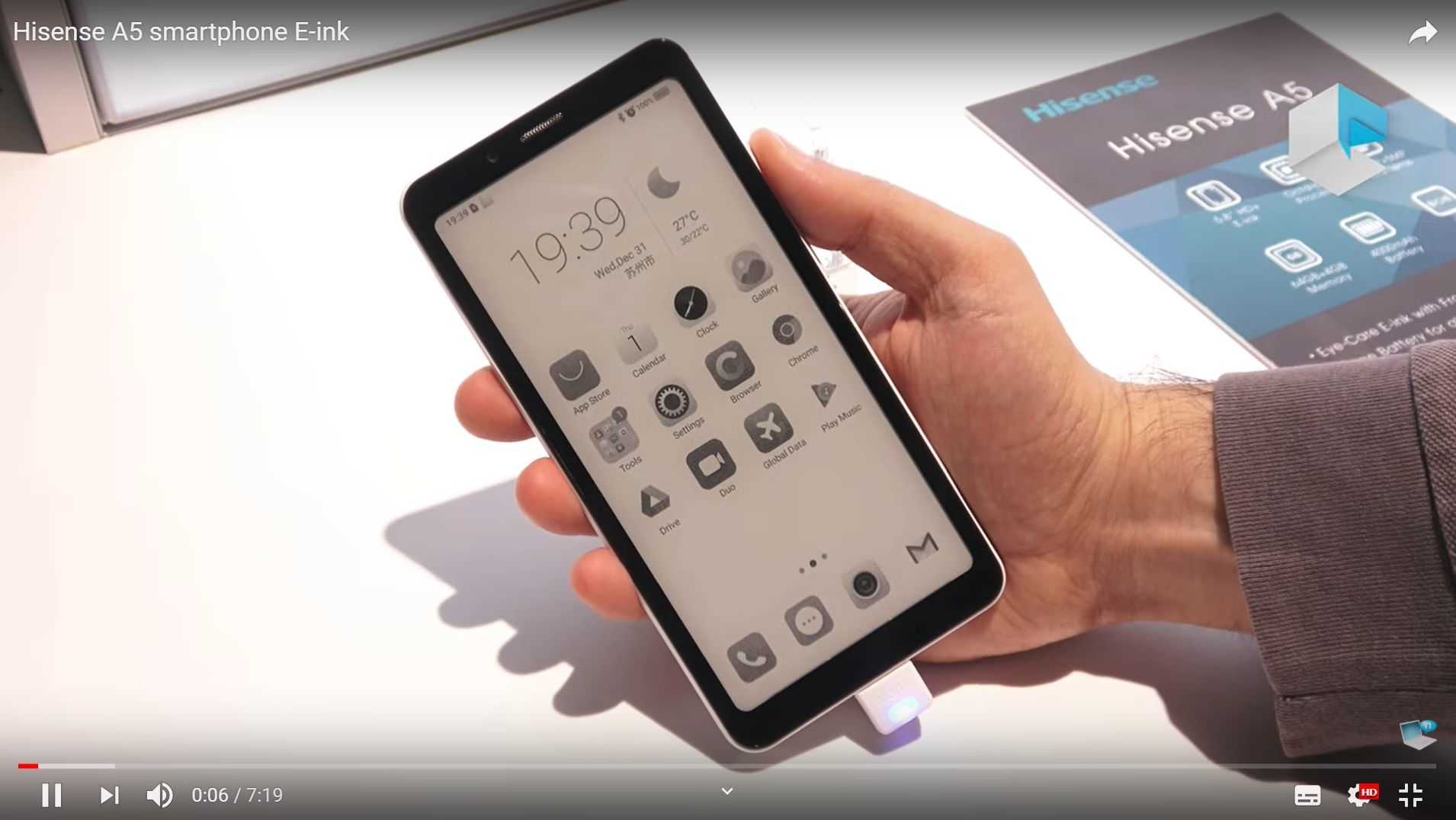 Цитата из видео «Hisense A5 smartphone E-ink» пользователя Notebook Italia youtube.com