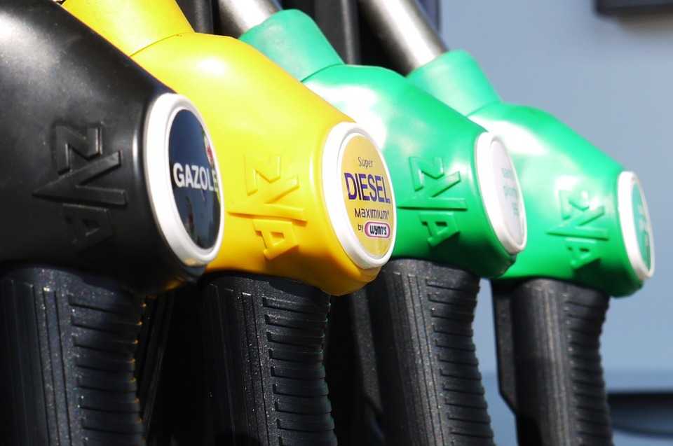 Стоимость бензина в США обновила рекорд две 14-й день подряд