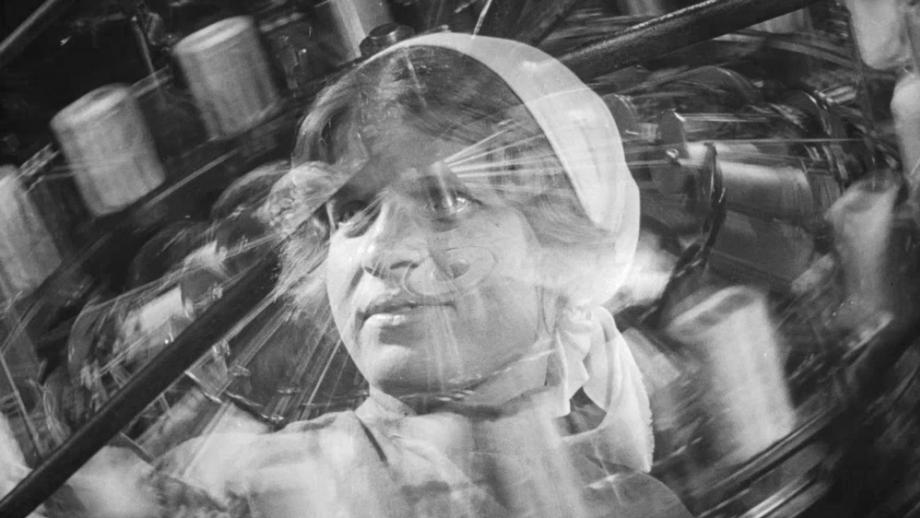 Кадр из фильма Дзиги Вертова «Человек с киноаппаратом» (1929)