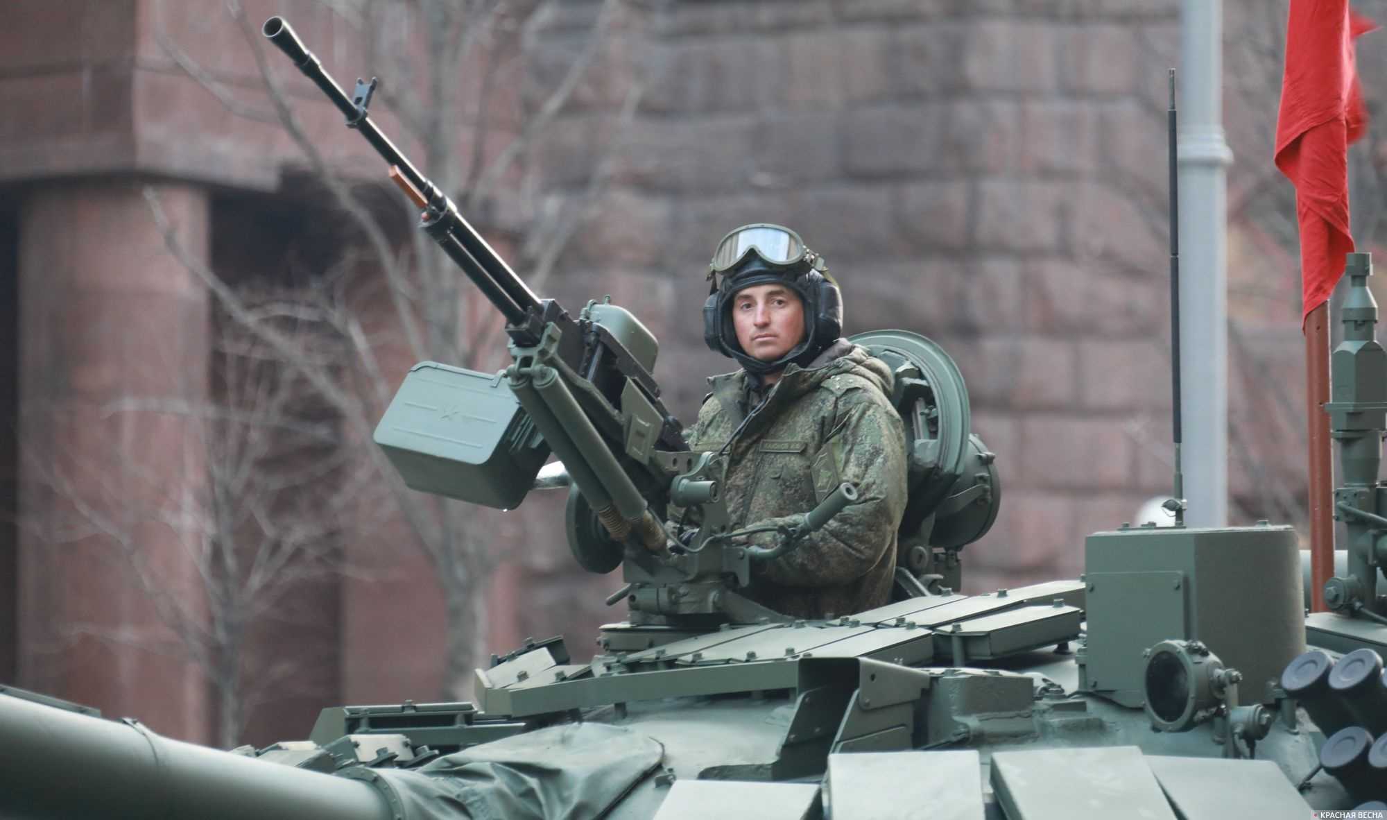 Военная техника на Тверской