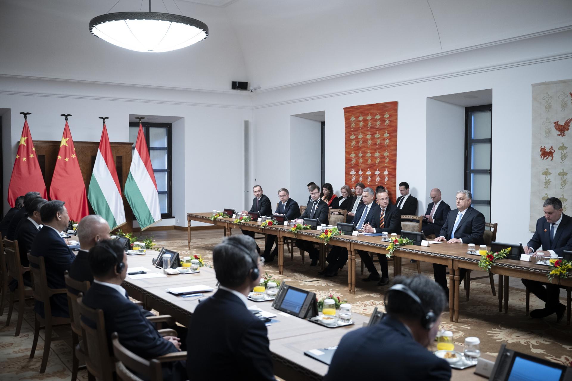 Встреча премьер-министра Венгрии Виктора Орбана с председателем КНР Си Цзиньпином
