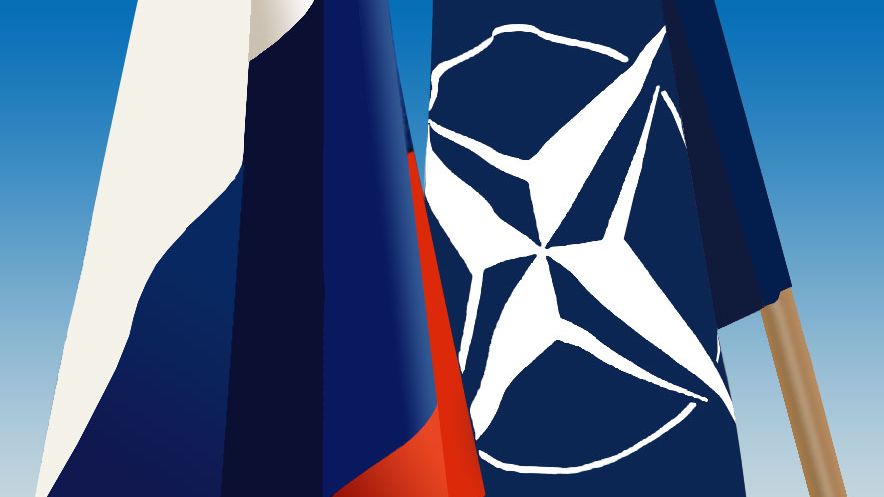 Флаги России и НАТО