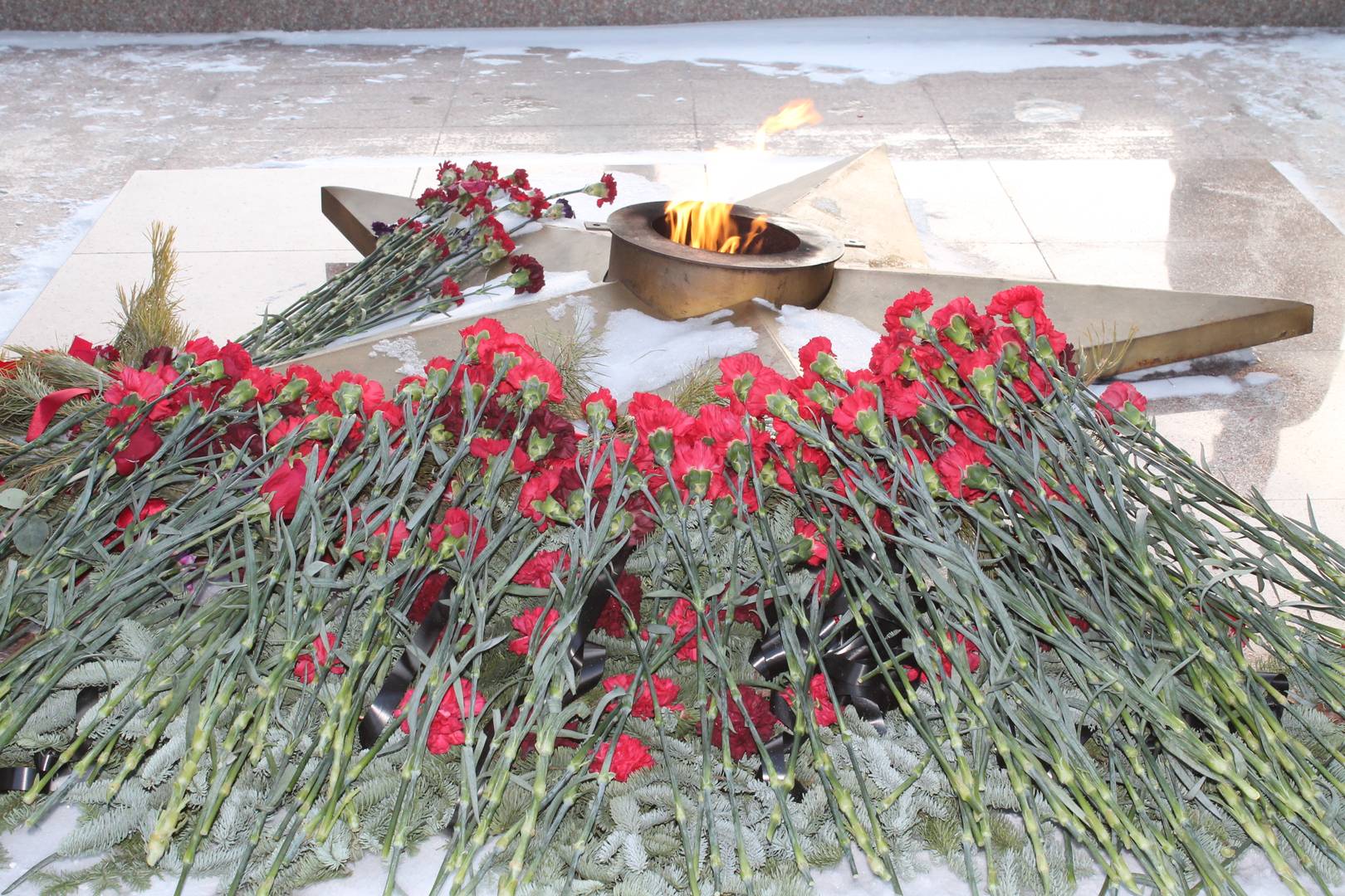 Вечный огонь на Мемориале Славы г. Бердск