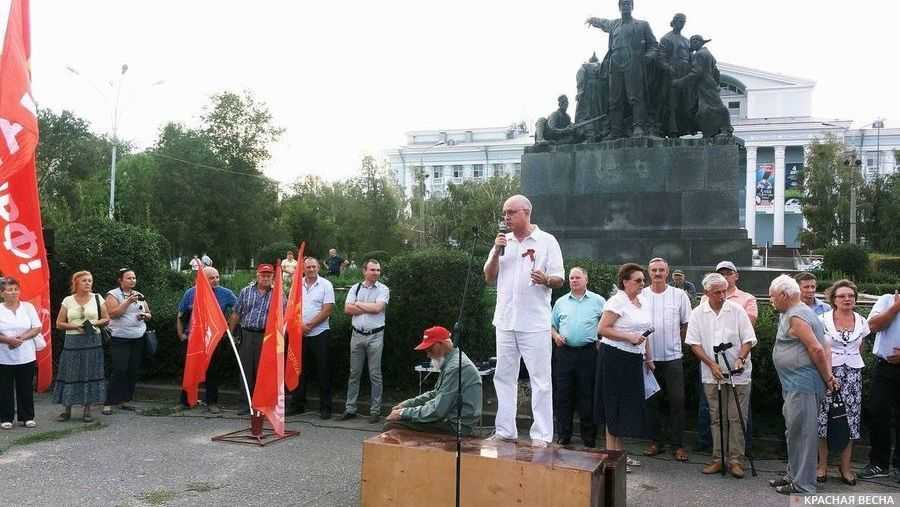 Сергей Сагумянц на митинге КПРФ