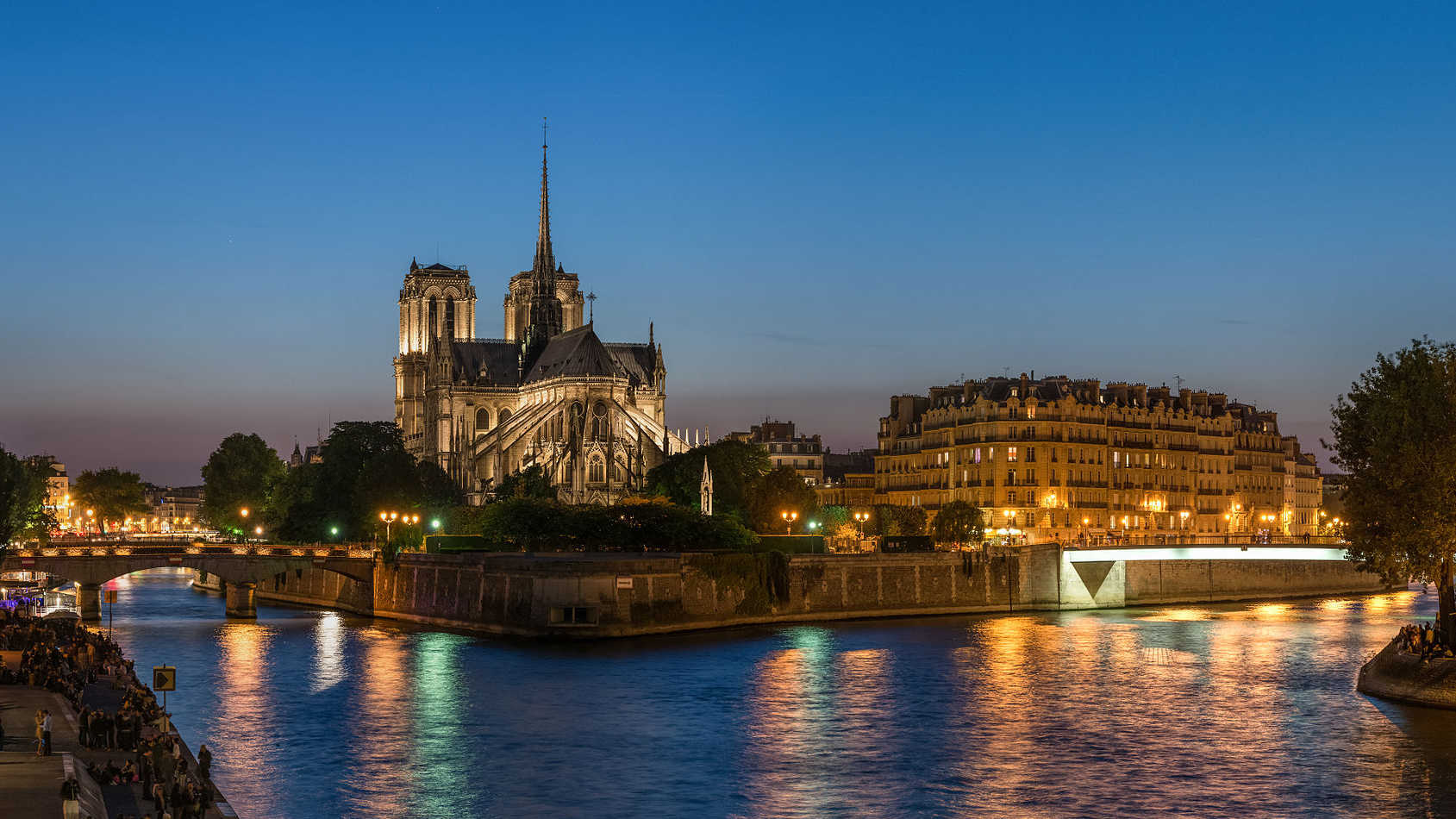 Река Сена в Париже. Франция