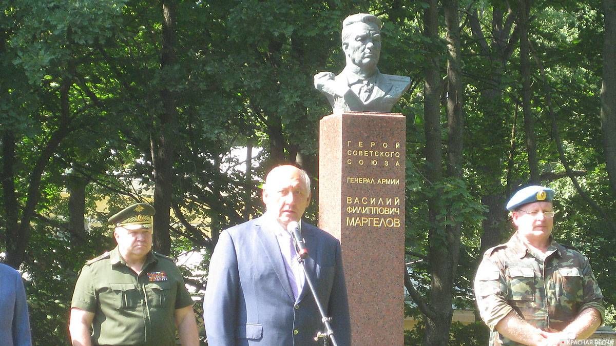 Александр Говорунов на митинге у памятника генералу В. Ф. Маргелову. Санкт-Петербург. 02.08.2018