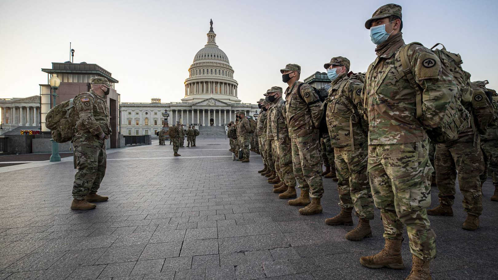 Солдаты Национальной гвардии США прибыли в Вашингтон для обеспечения безопасности на инаугурации Джо Байдена