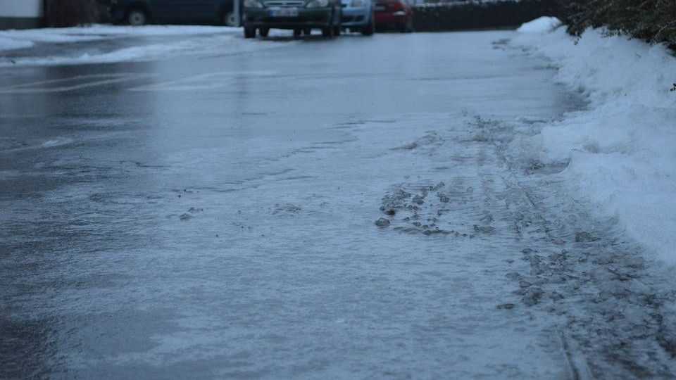 Гололёд во дворе