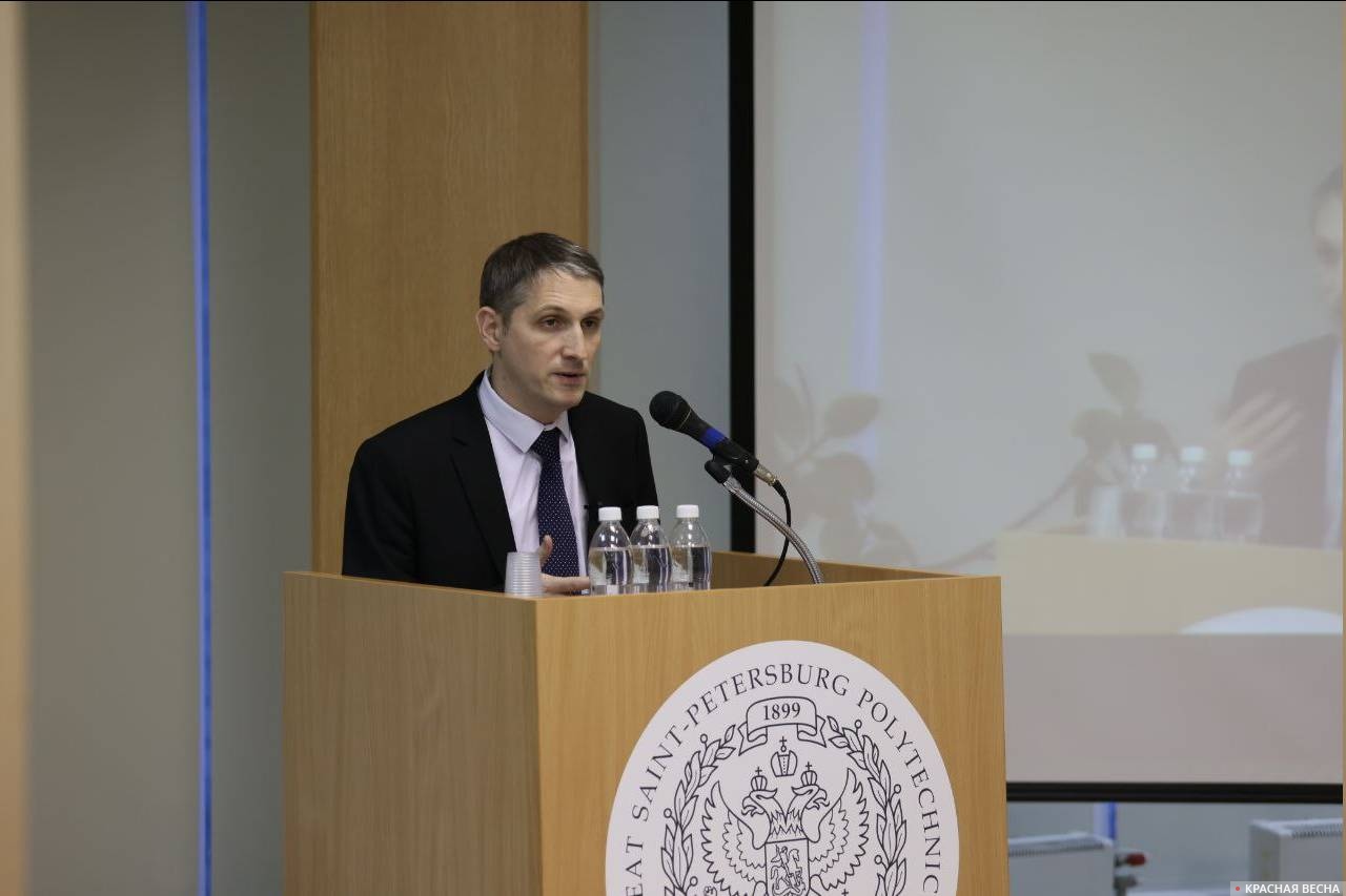 Федор Кауфман на пленарном заседании XX Международного Конгресса «Здоровье — основа человеческого потенциала: Проблемы и их решения»