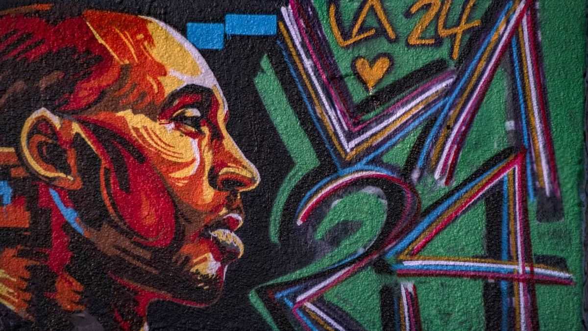 Графити с портретом Коби Брайанта. Санта-Моника
