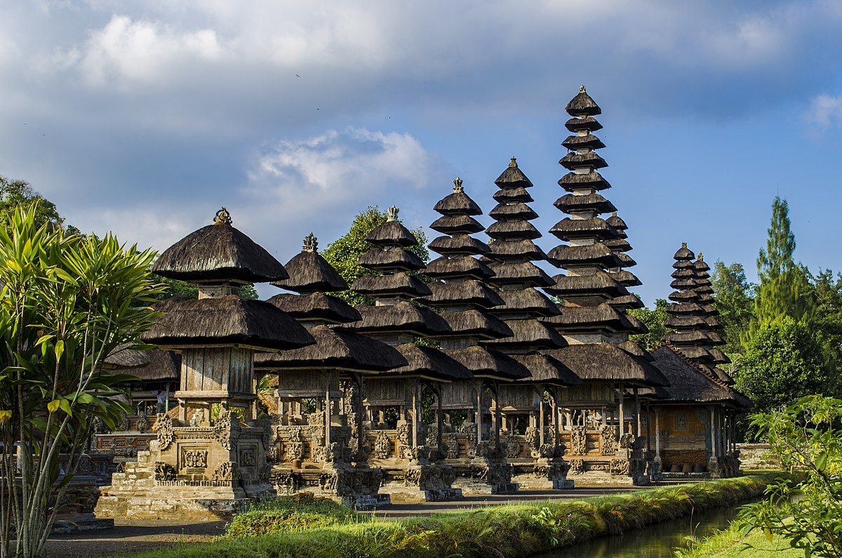 Храм Таман Аюн расположен в Менгви, Бали.