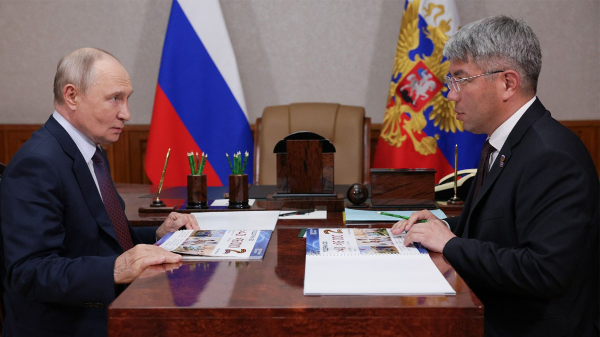 Встреча Владимира Путина с главой Республики Бурятия Алексеем Цыденовым