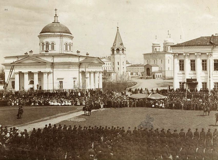 Смотр войск местного гарнизона в Нижегородском кремле, 1914 год.