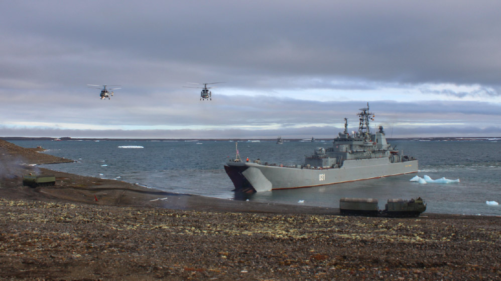 Северный флот провел учение по защите островной территории России в Арктике