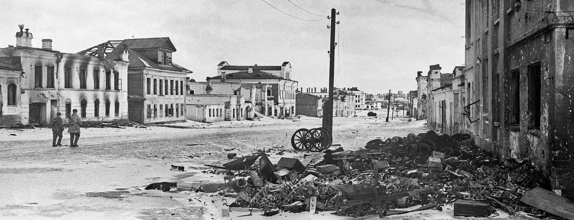 Леонид Великжанин. Вид на одну из улиц освобожденного Ржева. Март 1943 г.