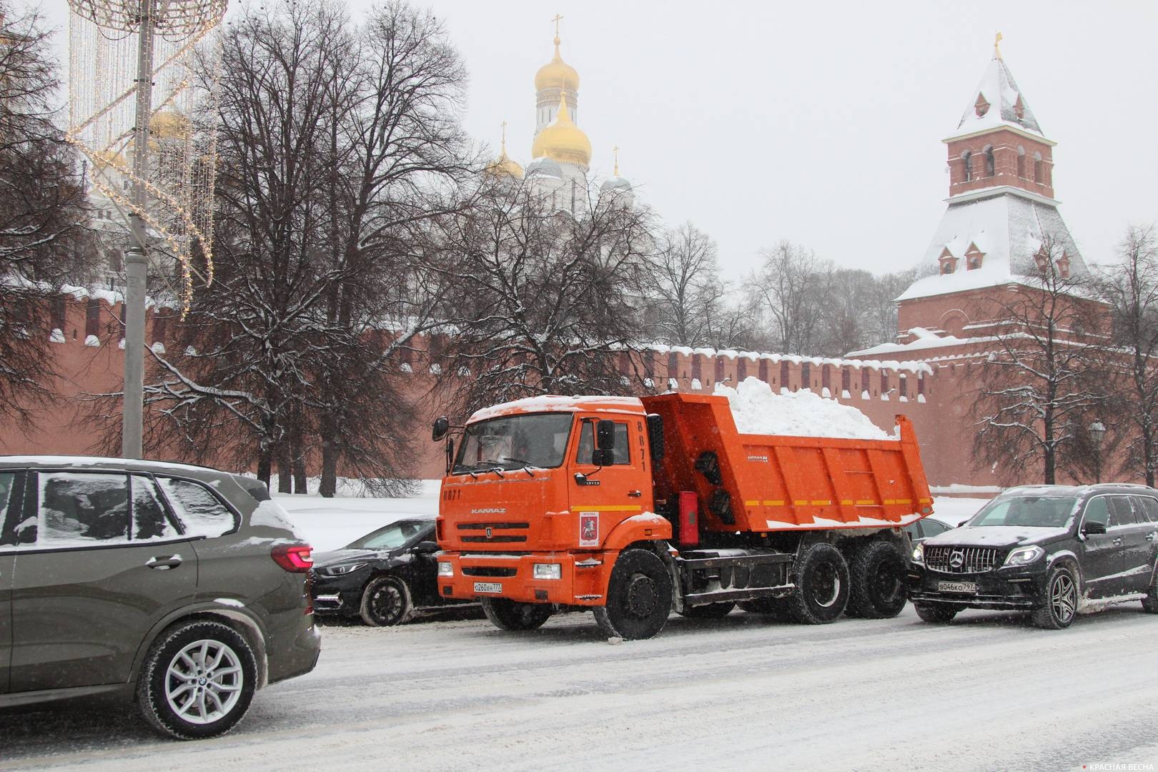Вывоз снега из Москвы