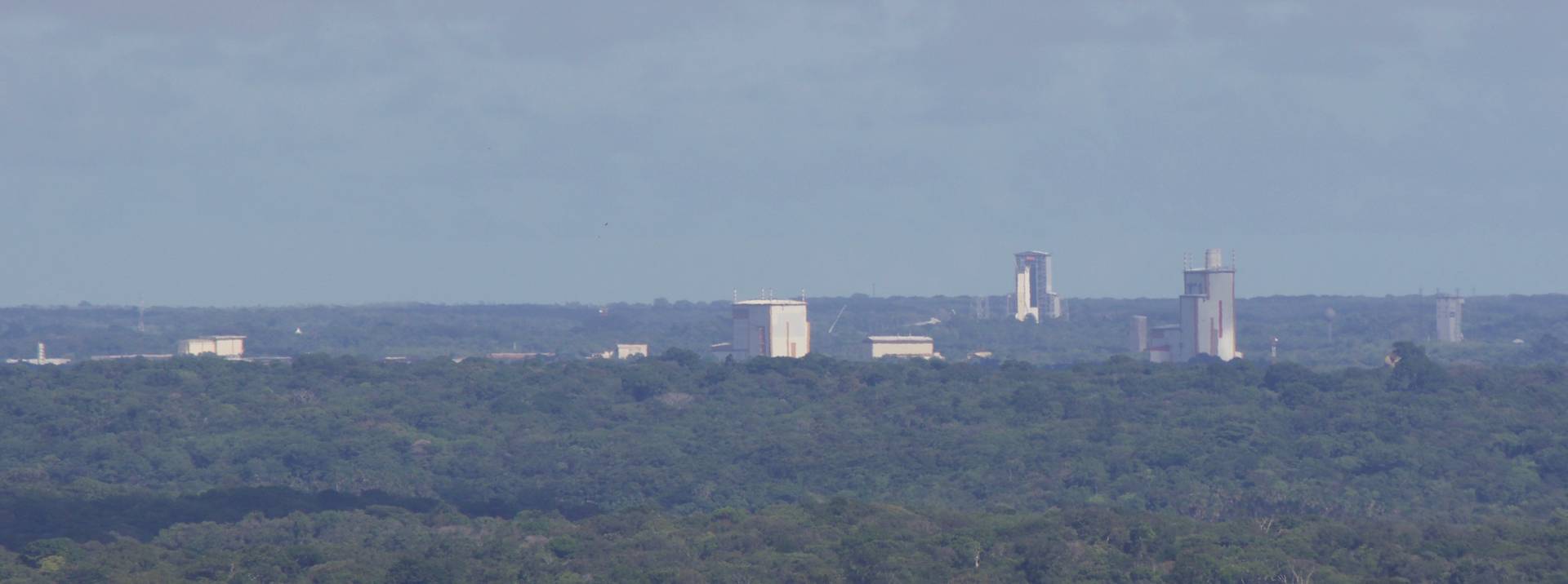 Панорамный вид на Гвианский космический центр (CSG)