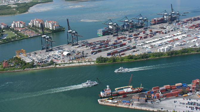 Порт Майами-Дейд. США