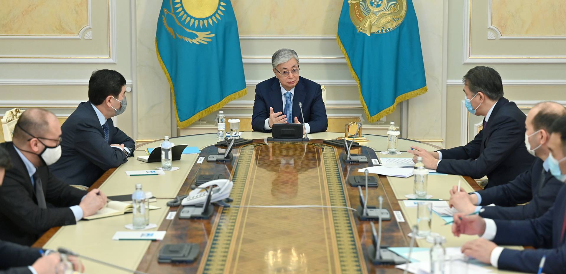 Оперативное заседани штаба во главе с президентом Казахстана Касым-Жомартом Токаевым
