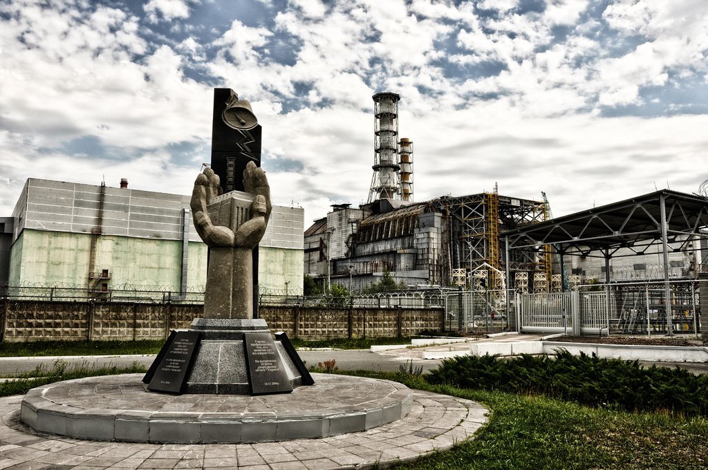 Памятник героям Чернобыля [(cc) Amort1939]