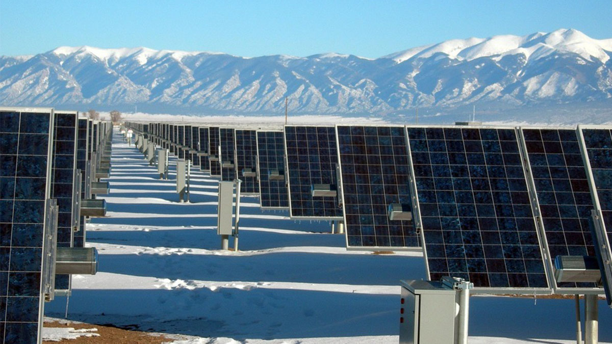 Солнечные батареи. Один из источников возобновляемой энергии