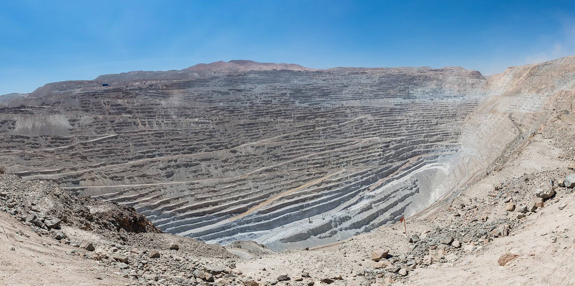 Панорама карьера медного рудника. Чили