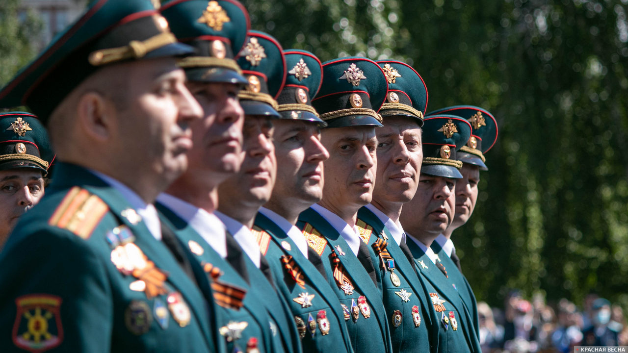 Офицеры управления 33-й гвардейской Бериславско-Хинганской дважды Краснознаменной ордена Суворова армии