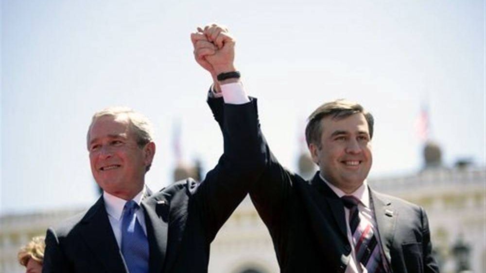 Джордж Буш и Михаил Саакашвили на Площади Свободы в Тбилисти. 20-5