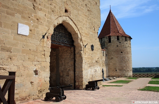 Бендерская крепость, вход в цитадель, башня Надвратная. Приднестровье