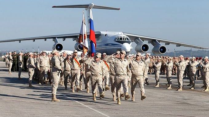 Российские военные на авиабазе Хмеймим в Сирии
