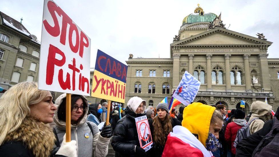 Украинские протестующие в Швейцарии.