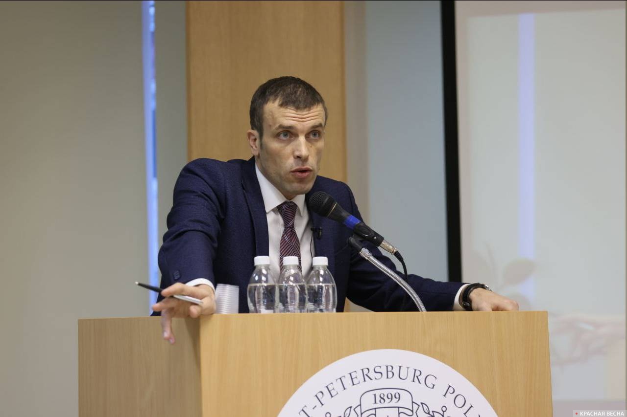 Андрей Берсенев на пленарном заседании XX Международном Конгрессе «Здоровье — основа человеческого потенциала: Проблемы и их решения»