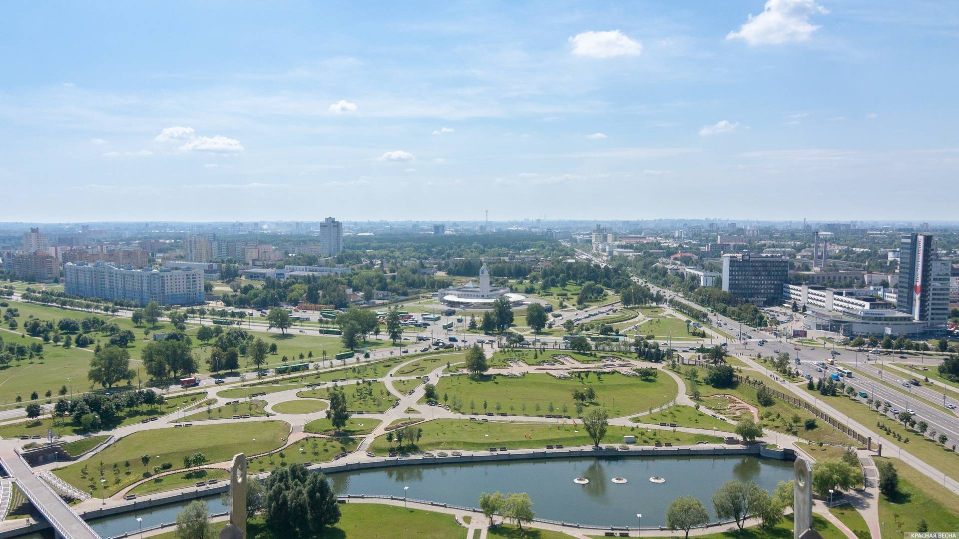 Панорама Минска со смотровой площадки Национальной библиотеки, Белоруссия