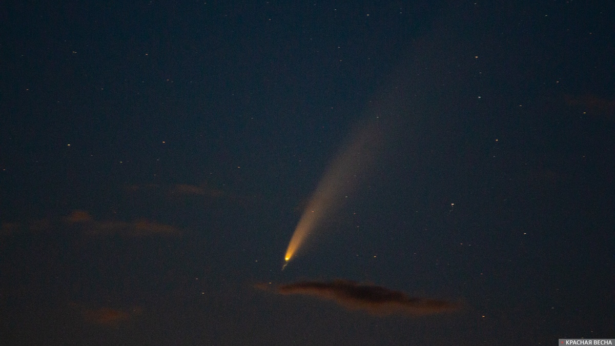 Комета в ночном небе