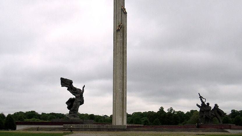 Памятник советским воинам-освободителям Риги от немецко-фашистских захватчиков