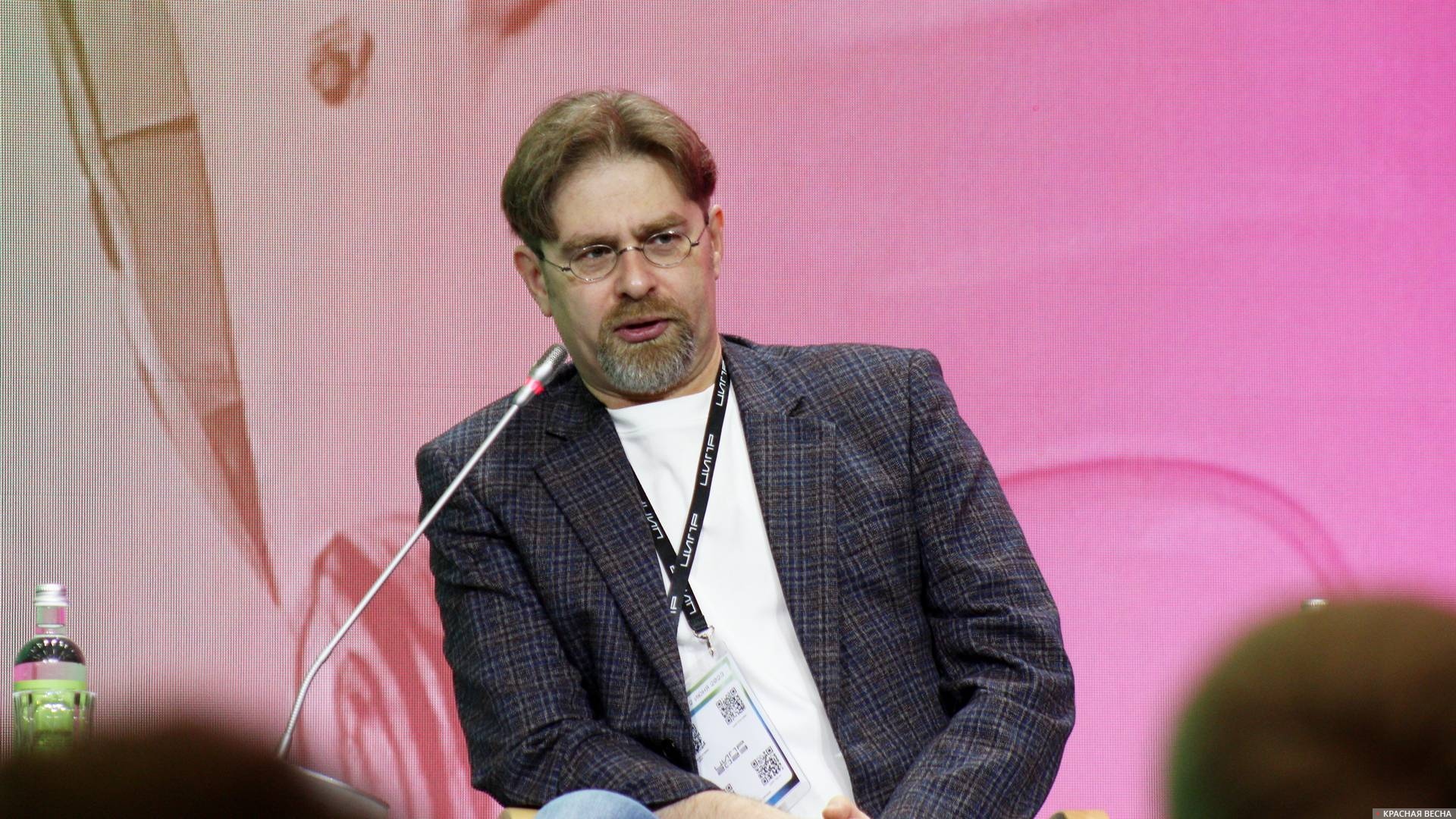 Директор по развитию технологий искусственного интеллекта Яндекс Александр Крайнов