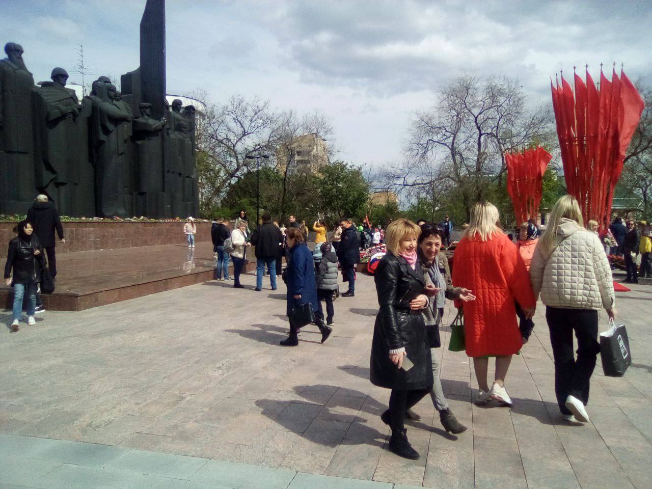 Воронежцы на площади Победы, 9 мая 2023 год