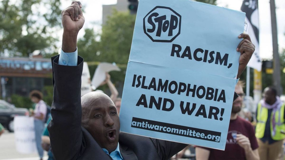 Марш против расизма, исламофобии и войны в Париже